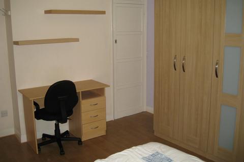 1 bedroom in a flat share to rent, Slaidburn Drive (Room 2), Lancaster LA1