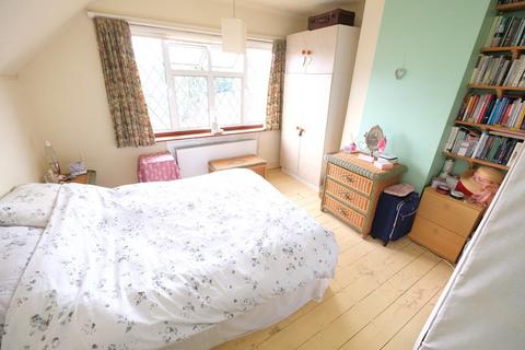 3 bedroom semi-detached house for sale - Bushey Avenue, Petts Wood