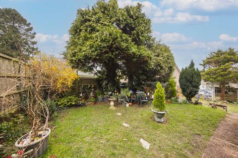 5 Fermor Way, Crowborough, TN6 3AR