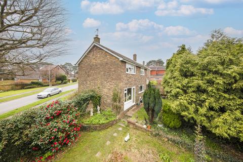 5 Fermor Way, Crowborough, TN6 3AR