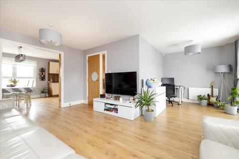 64 Burnbrae Road, Bonnyrigg, EH19 3FS