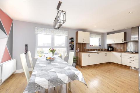 64 Burnbrae Road, Bonnyrigg, EH19 3FS