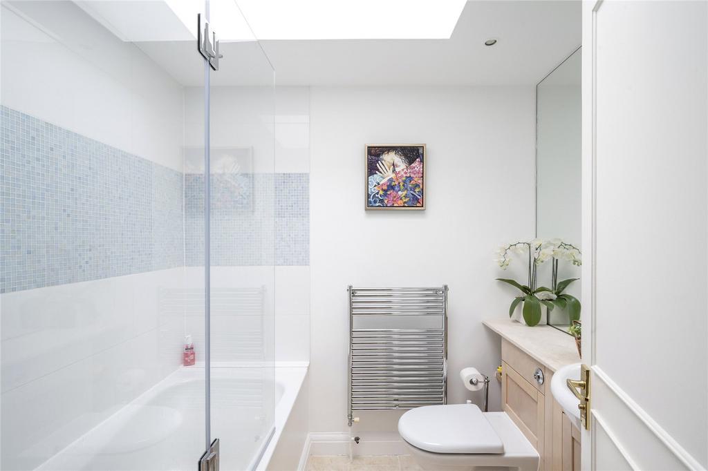 Principal Bathroom