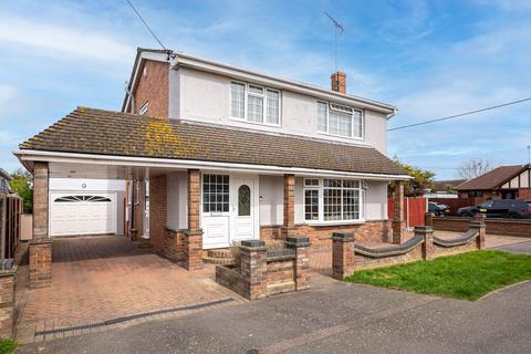 4 bedroom detached house for sale, Daarle Avenue, Canvey Island, SS8