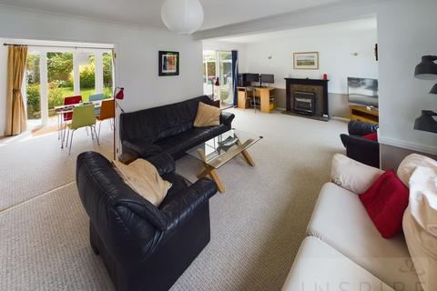 2 Tiree Path, Crawley, RH11 9DE