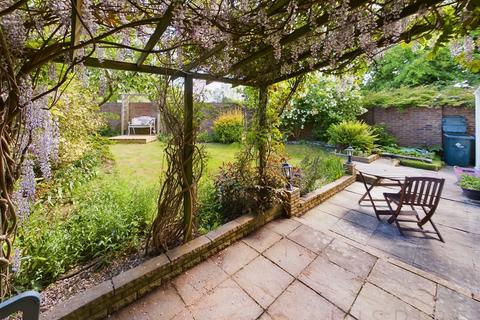2 Tiree Path, Crawley, RH11 9DE