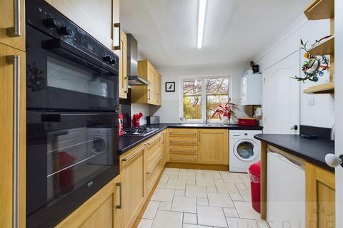 2 Tiree Path, Crawley, RH11 9DE