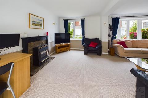 2 Tiree Path, Crawley, RH11 9DE