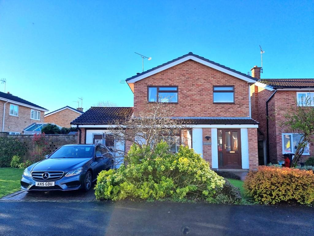 Summerfields, Rhostyllen 3 bed detached house for sale £295,000