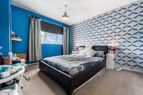 3 bedroom maisonette for sale, Warren Evans Court, Whitchurch, Cardiff