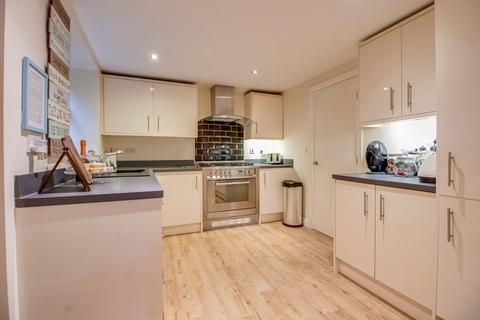 4 bedroom detached house for sale, Meltham Road, Netherton, Huddersfield