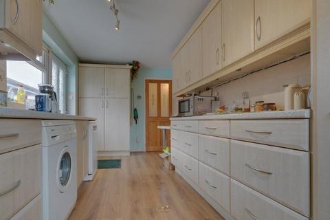 2 bedroom detached bungalow for sale, Aukland Rise, Sheffield S20
