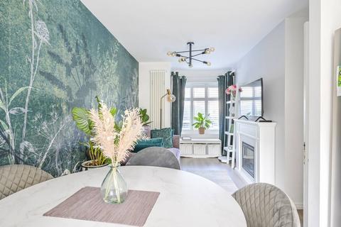 26 Concorde Drive, London, E6 5XL