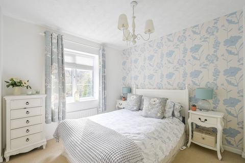 26 Concorde Drive, London, E6 5XL