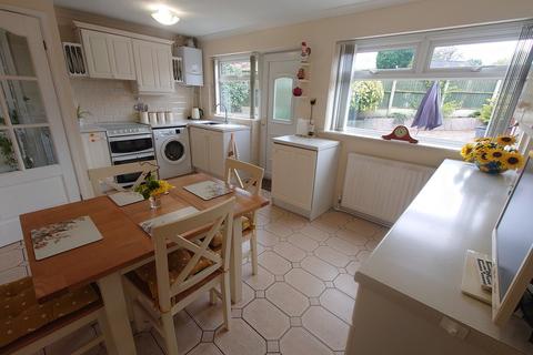 3 bedroom detached house for sale, Newchapel Road, Kidsgrove, Stoke-on-Trent