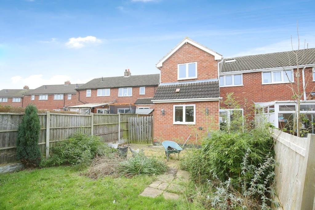 Lister Road, Atherstone 4 bed semidetached house for sale £269,500