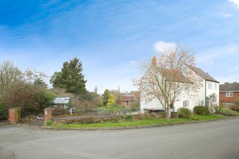 5 bedroom detached house for sale - The Green, Austrey