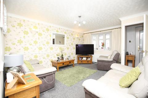 21 Minions Close, Atherstone, CV9 2BD