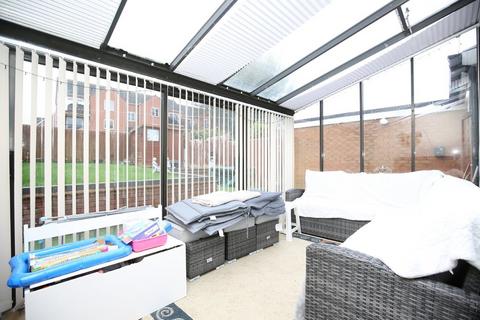 21 Minions Close, Atherstone, CV9 2BD