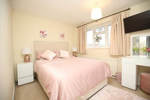 21 Minions Close, Atherstone, CV9 2BD
