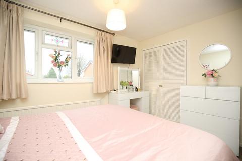 21 Minions Close, Atherstone, CV9 2BD