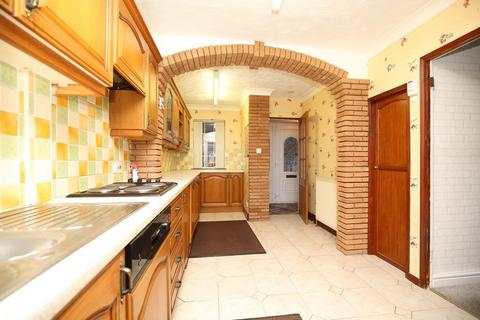 7 Tudor Crescent, Atherstone, CV9 3DA