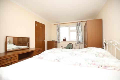 27 Ambien Road, Atherstone, CV9 2AT