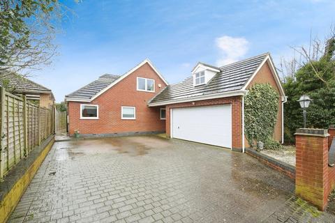 4 bedroom detached bungalow for sale, Nuneaton Road, Hartshill