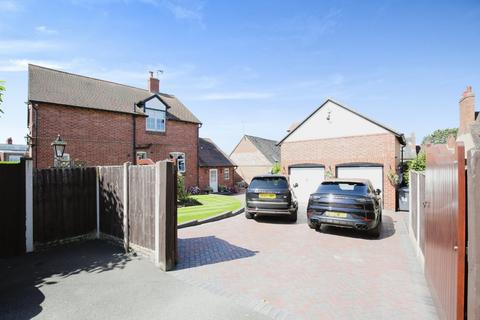 4 bedroom detached house for sale, South Street, Atherstone
