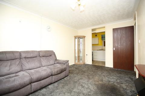 2 bedroom ground floor flat for sale, Regal Court, Atherstone