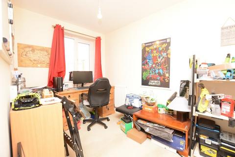 9 Larch Close, Nuneaton, CV10 9FE