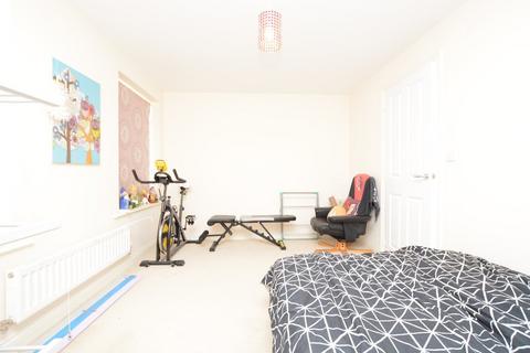 9 Larch Close, Nuneaton, CV10 9FE