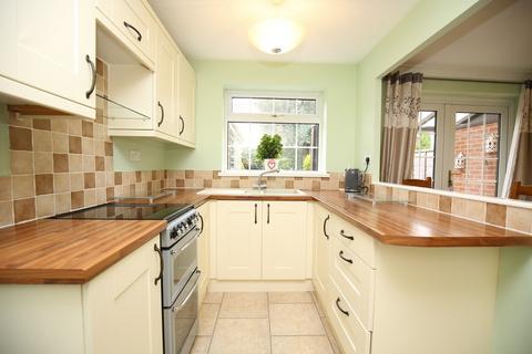 22 Minions Close, Atherstone, CV9 2BD