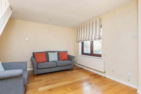 2 bedroom terraced house to rent, St. Giles Close, Winchester
