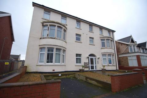 2 bedroom apartment to rent - Northumberland Avenue, Blackpool