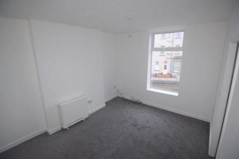2 bedroom flat to rent, High Street, Blackpool