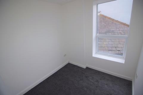 2 bedroom flat to rent, High Street, Blackpool