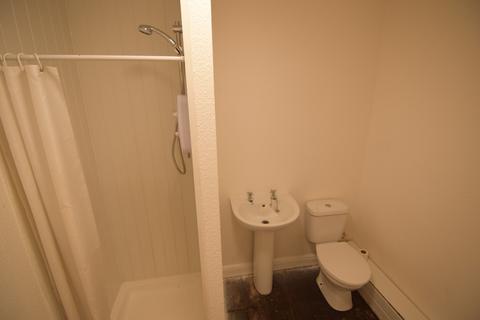 2 bedroom flat to rent, High Street, Blackpool