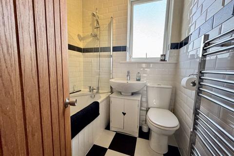 9 Felstead Road, Grimsby, DN34 4EU