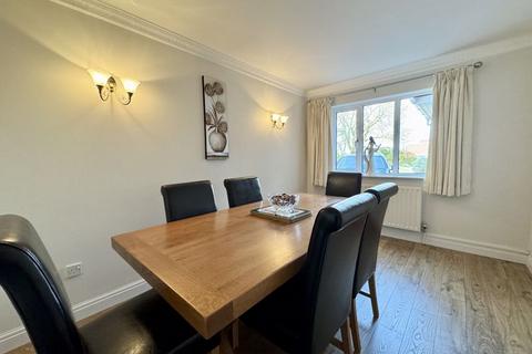 2 Station Road, Waltham, Grimsby, DN37 0PP