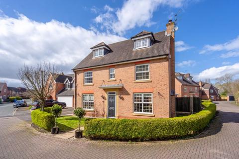 4 bedroom detached house for sale - Old Farm Drive, Codsall, Wolverhampton