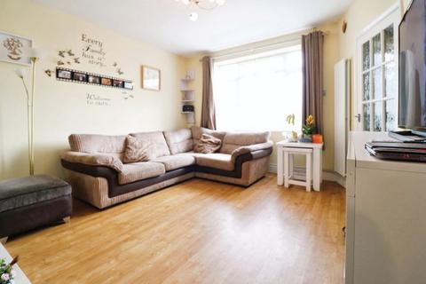 2 bedroom end of terrace house for sale, Webb Close, Langley