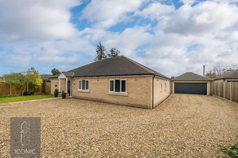 4 bedroom detached bungalow for sale - Autumn Drive, New Costessey, Norwich