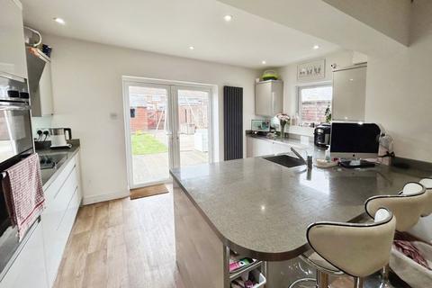21 Cross View, Exeter, EX2 8SL