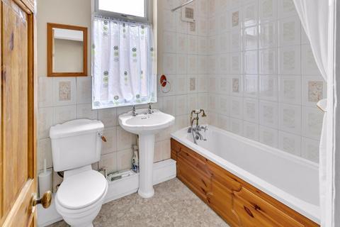 3 Centre Vale, Littleborough, OL15 9EL