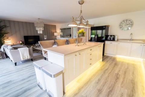 5 bedroom detached house for sale, Pallance Road, Cowes