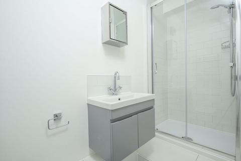 1 bedroom apartment to rent, High Street, Walton-On-Thames