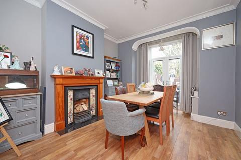 3 bedroom property for sale - Kensington Road, Oakhill
