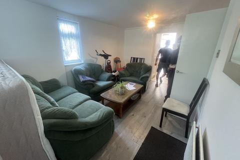 7 bedroom terraced house to rent, Ferraro Close, Hounslow, TW5