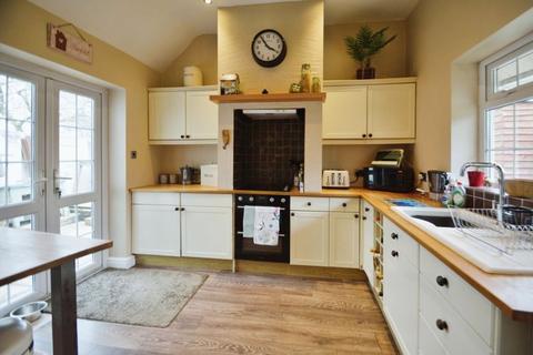 3 bedroom detached house for sale, Malmesbury Road, Leigh, Wiltshire